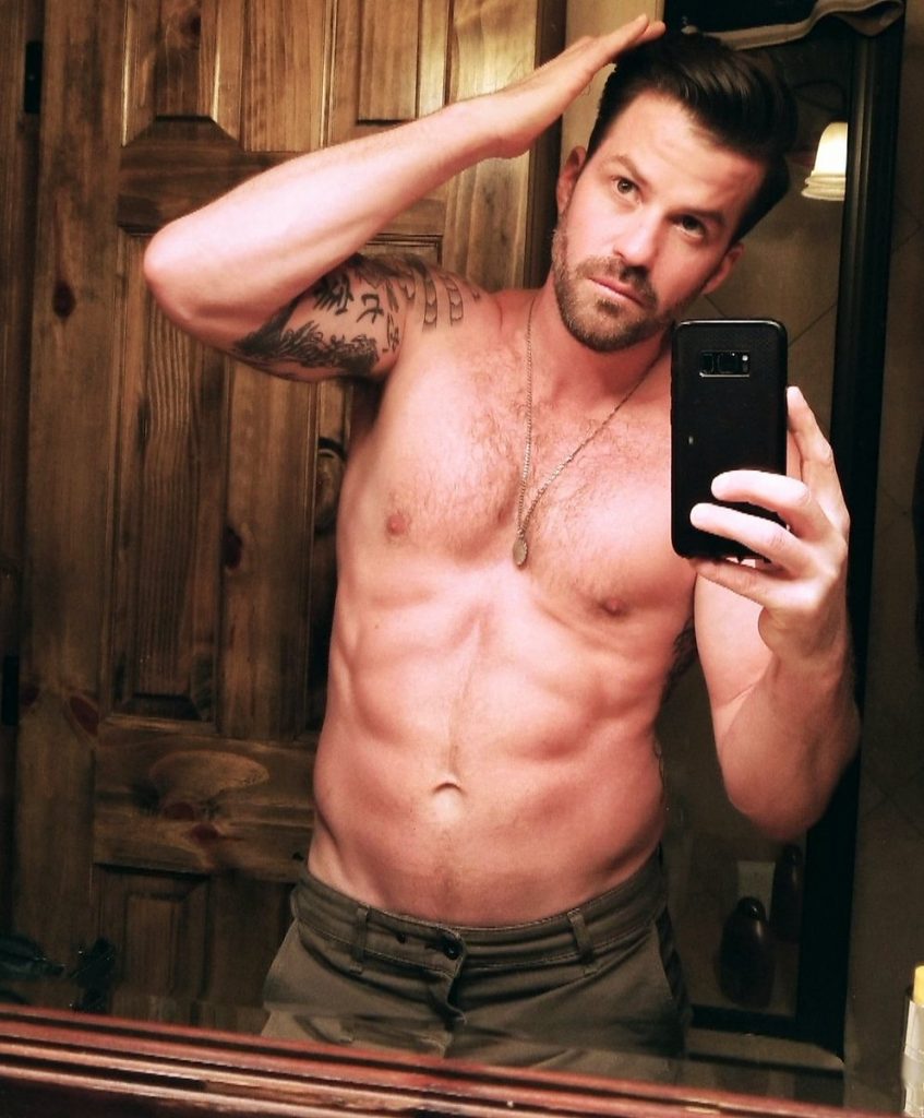 Johnny Bananas Wiki, Biography, Net Worth, Family, Girlfriend Fabulaes