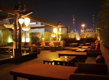 Choose an Outdoor Lounge to Fit Your Needs
