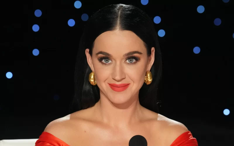 Katy Perry Gets Fiery Red in Corset, Feathers and Slit Skirt on ‘American Idol’