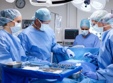 5 Key Factors to Consider When Choosing a Plastic Surgeon