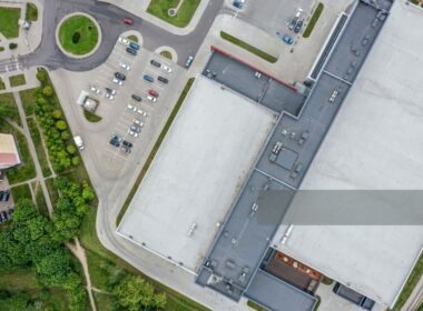 5 Signs It's Time to Hire a Commercial Roofing Company