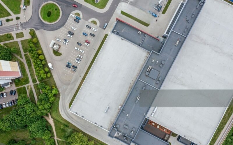 5 Signs It's Time to Hire a Commercial Roofing Company