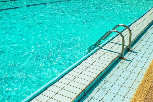 Best Pool Cleaners for Leaf-Heavy Pools: Tackling Tough Debris
